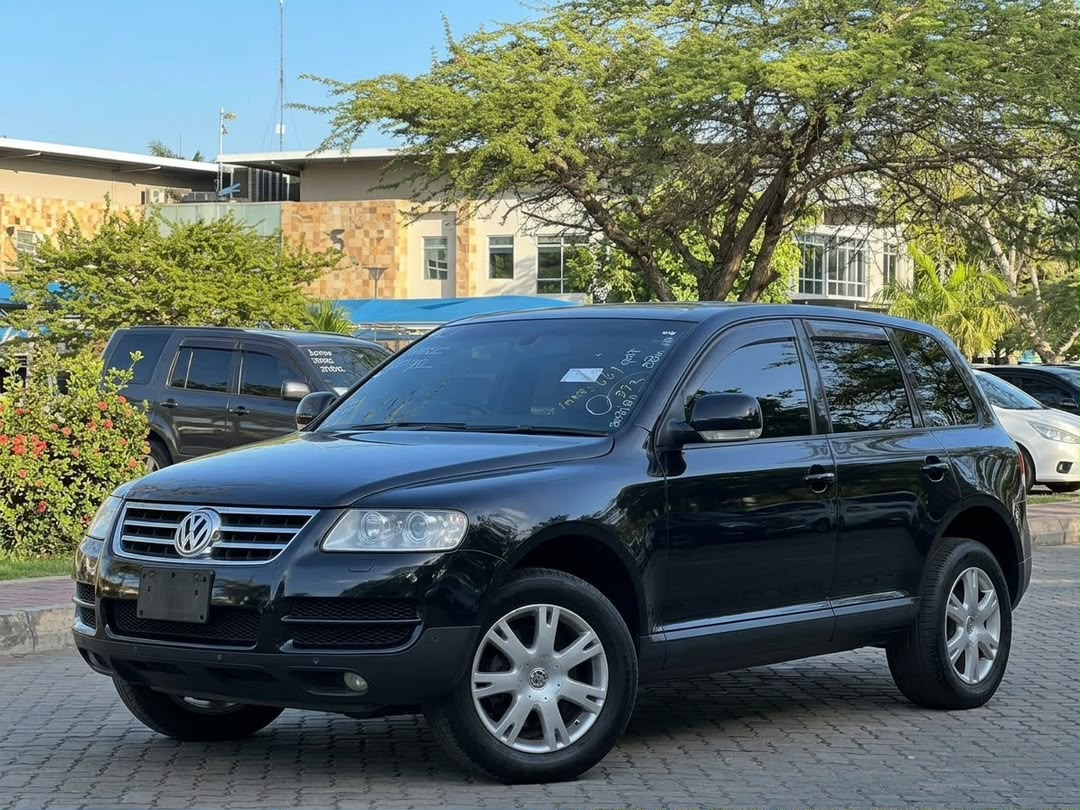 VOLKSWAGEN TOUARAGE thumbnail 3